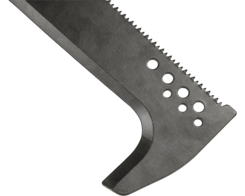 Detail čepele sekery so zúbkovaným ostrím a otvormi