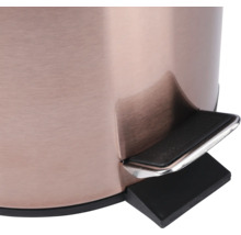 Detailný pohľad na nášľapný kôš s pedálom