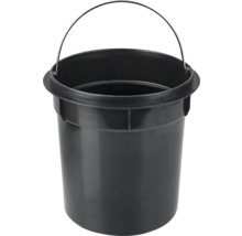Čierne vedro s kovovou rukoväťou