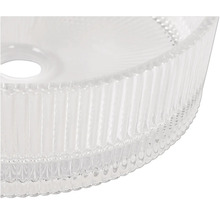 Detailný pohľad na umývadlo zo skla