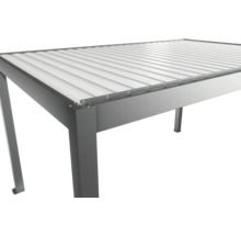 Detailný pohľad na terasové zastrešenie s lamelami