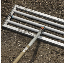 Gardena Combisystem hrable na siatie v použití na pôde.