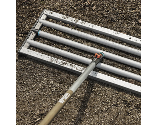 Gardena Combisystem hrable na siatie v použití na pôde.