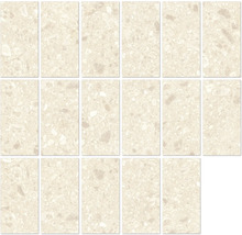 Detailný záber mozaikových dlaždíc pre interiér