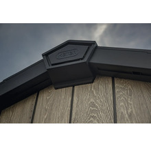 Detail rohu záhradného domčeka s logom Keter.