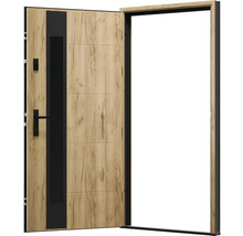 Otvorené vchodové dvere s dreveným dekórom a čiernym akcentom