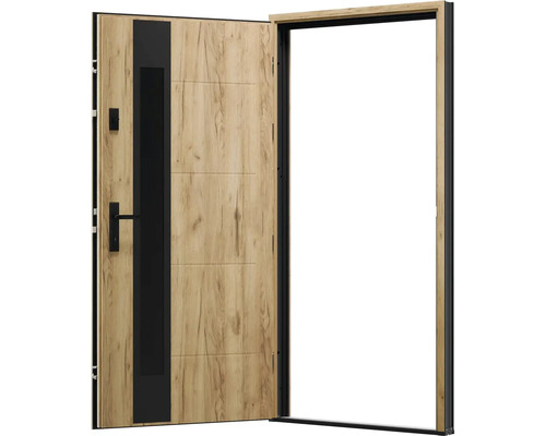 Otvorené vchodové dvere s dreveným dekórom a čiernym akcentom