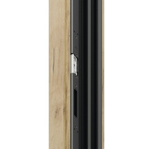 Detailný pohľad na zámok dverí v zárubni