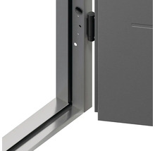 Detail sivých interiérových dverí s rámom