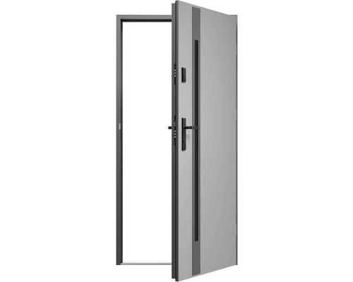 Otvorené sivé vchodové dvere s rámom a kľučkou