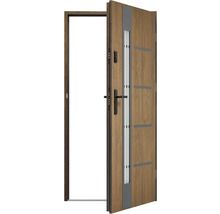 Otvorené vchodové dvere so sklenenou vložkou a vzhľadom dreva