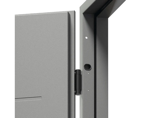 Detailný pohľad na dvere s rámom a závesom