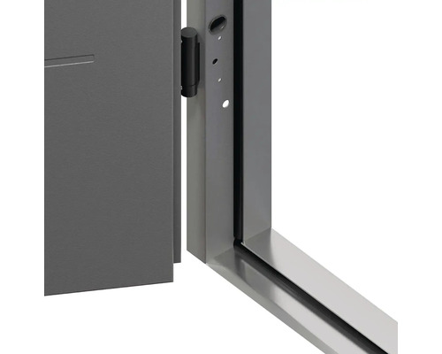 Detailný pohľad na interiérové dvere s rámom dverí a závesom