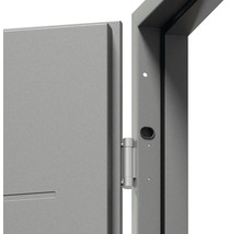 Detail oceľových dverí s rámom a pántom