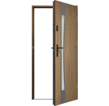 Otvorené drevené vchodové dvere so skleneným prvkom a tmavým rámom