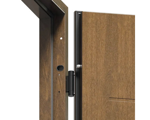 Detail bezpečnostných dverí s rámom a závesmi.