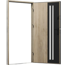 Otvorené dvere s dreveným vzhľadom a sklenenou vložkou