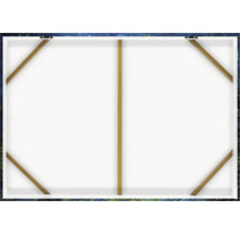 Zadná strana plátna s dreveným rámom a závesným zariadením