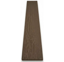 Terasa s drevenou štruktúrou