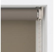 Detailný pohľad na roletu s reťazovým ovládaním na dekoráciu okien