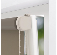 Detailný pohľad na roletu s retiazkovým ovládaním na dekoráciu okien