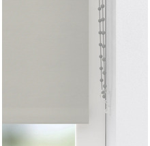 Roleta v okne s ovládacou retiazkou