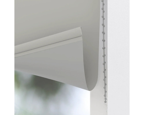 Roleta s retiazkovým ovládaním na dekoráciu okien