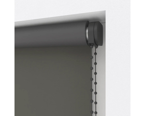 Roleta s reťazovým ovládaním na okne