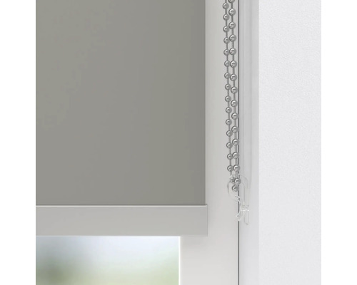 Sivá okenná roleta s retiazkovým ovládaním