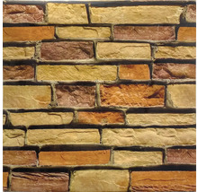 Detail steny s kamennou tapetou