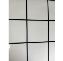 Detail posuvných dverí s kazetovým vzhľadom