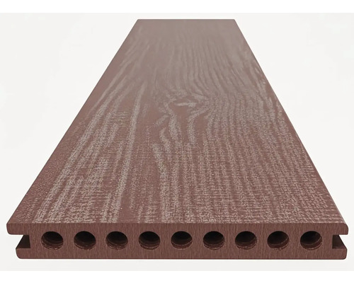 Terasa z dreveného kompozitu s dutými komorami