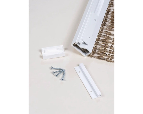 Záclonová lišta s príslušenstvom a skrutkami