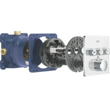 Rozložený pohľad na podomietkovú termostatickú batériu Grohe pre sprchu a vaňu.