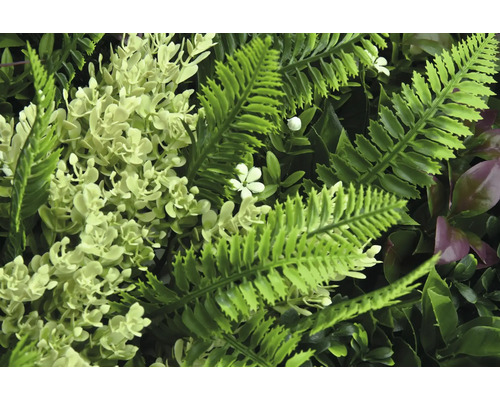 Umelá rastlinná stena s papraďou a kvetmi