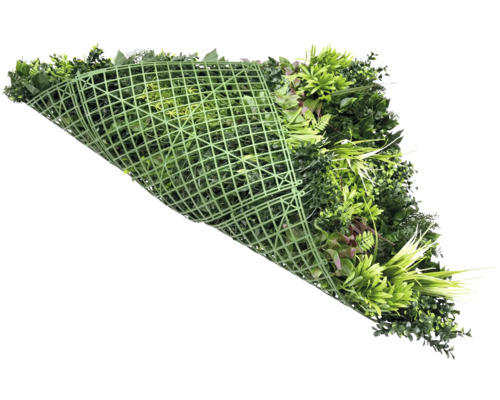 Rohož z umelých rastlín s rôznymi zelenými listami a rastlinami