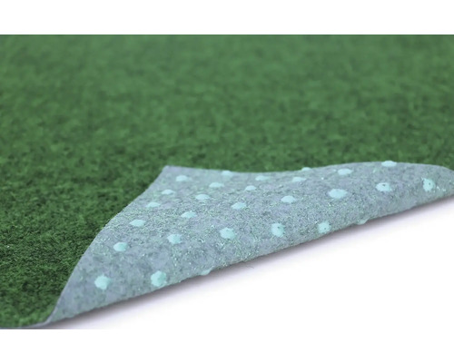 Umelý trávnik s nopkovou štruktúrou na zadnej strane