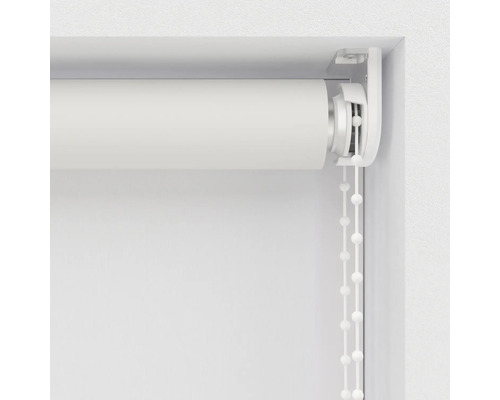 Detailný pohľad na roletu s retiazkovým ovládaním na dekoráciu okien