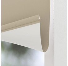 Detail rolety s retiazkovým ovládaním na dekoráciu okien a ochranu proti slnku