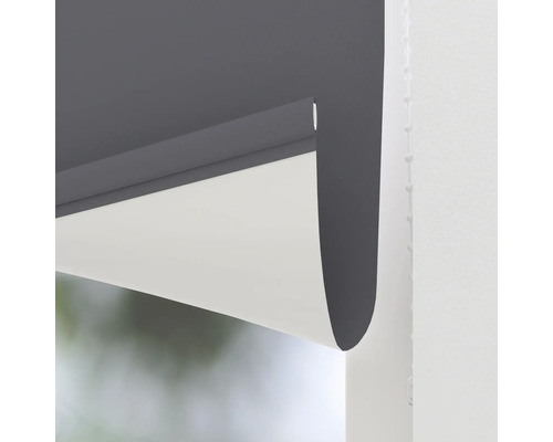 Roleta so sivým puzdrom a bielou látkou