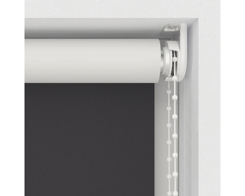 Roleta s retiazkovým ovládaním v okennom ráme