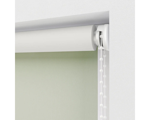 Roleta s reťazovým ovládaním na okne