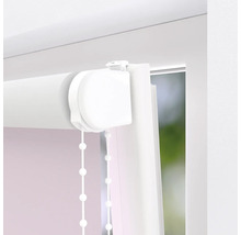 Detailný pohľad na roletu v okne