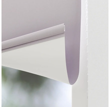 Detailný pohľad na roletu na okne