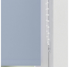 Roleta s ovládacou retiazkou na okne