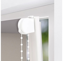 Detailný pohľad na roletu s ovládacou retiazkou na dekoráciu okien