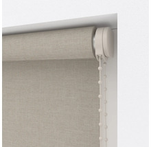 Roleta s retiazkovým ovládaním pri okne