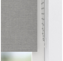 Sivá roleta na okne s ťahacou šnúrou