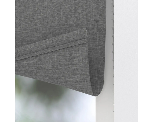 Sivá skladaná roleta na dekoráciu okien a ochranu súkromia.