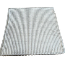 Štvorcový vankúš s rebrovanou textúrou